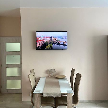 Lokal Apartment Πράγα Εξωτερικό φωτογραφία