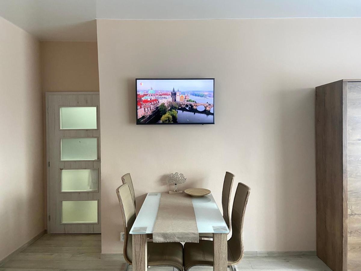 Lokal Apartment Πράγα Εξωτερικό φωτογραφία