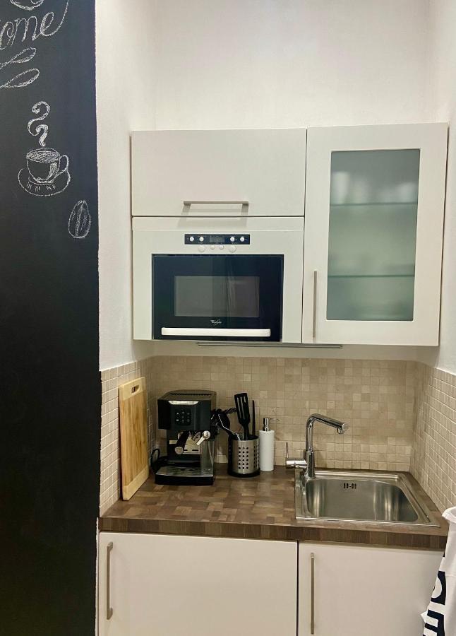 Lokal Apartment Πράγα Εξωτερικό φωτογραφία
