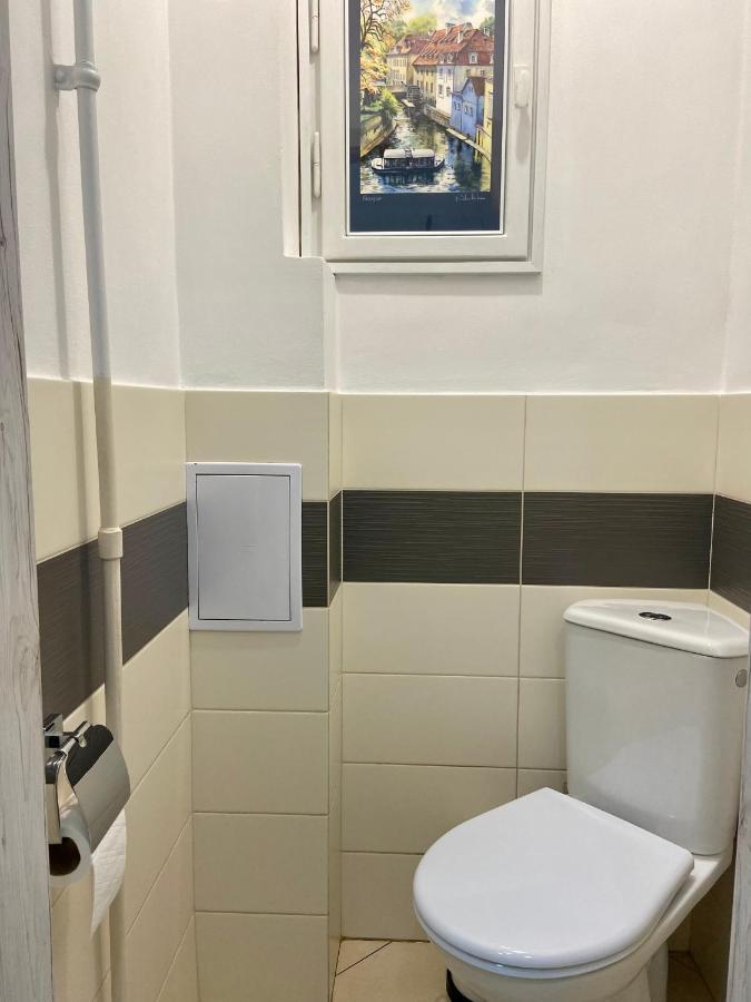Lokal Apartment Πράγα Εξωτερικό φωτογραφία